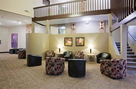 Carrollton inn - Stay at this business-friendly hotel in Carrollton. Enjoy free breakfast, free WiFi, and free parking. Popular attractions General Butler State Resort Park and Butler-Turpin State Historic House are located nearby. Discover genuine guest reviews for Holiday Inn Express & Suites Carrollton, an IHG Hotel along with the latest prices and …